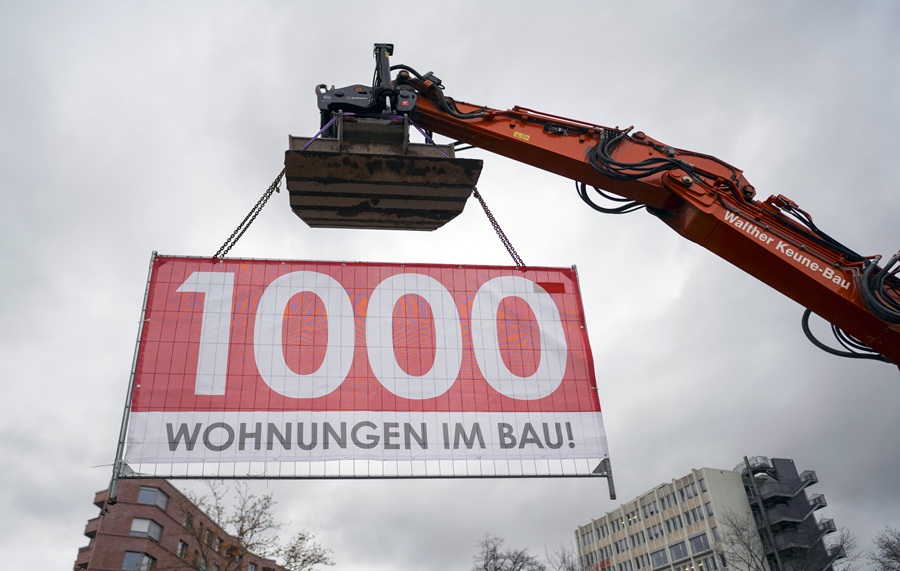 Große Zahl: Gefühlt jede zweite Woche gibt es in Freiburg einen  Spatenstich, fast immer ist daran die Freiburger Stadtbau beteiligt.  Im November geht im Behördenareal die 1000. Wohnung in Bau.