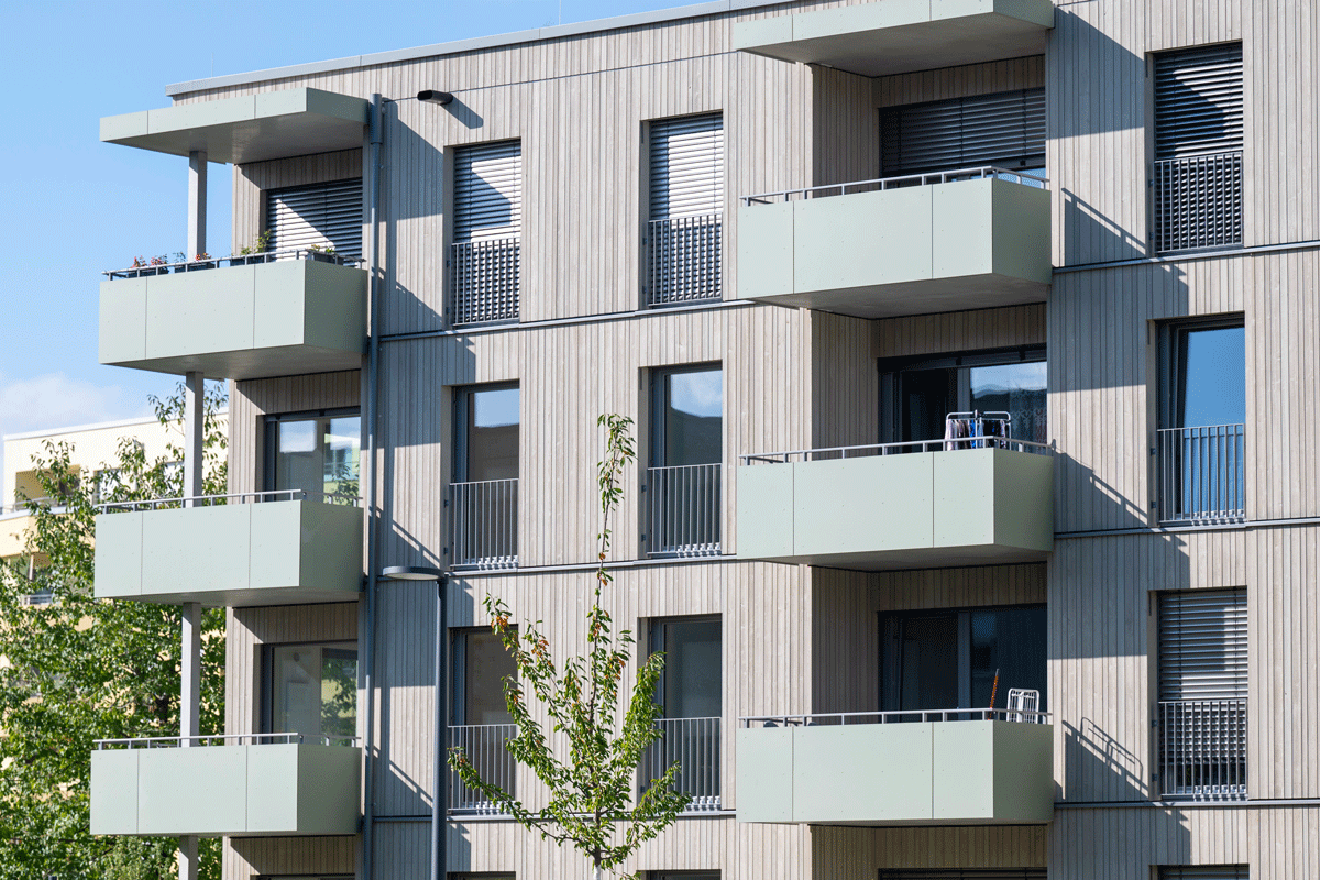 Wohnhaus mit Balkonen