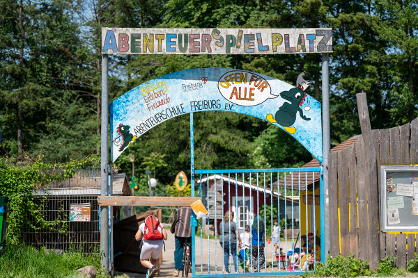 Eingang zum Abenteuerspielplatz