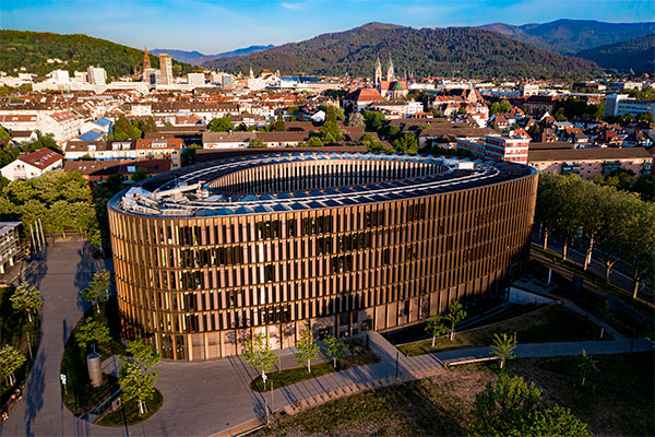 Ansicht Rathaus im Stühlinger