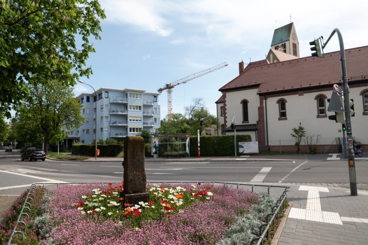 Kreuzung mit Fußgängerüberweg in Haslach