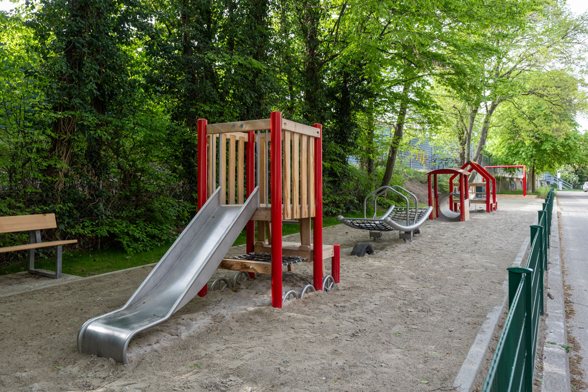 Kinderspielplatz Ferrandstraße / Kenzinger Straße